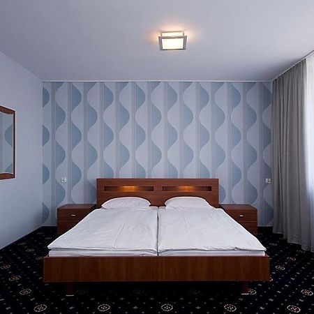 Hotel Naramowice Познан Екстериор снимка