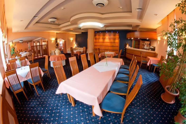 Hotel Naramowice Познан Ресторант снимка