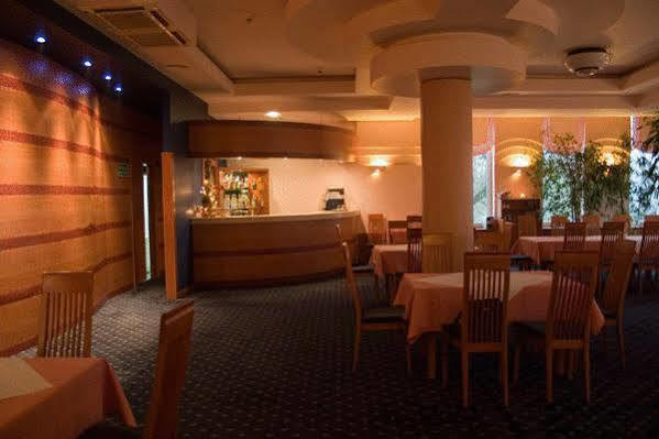 Hotel Naramowice Познан Ресторант снимка