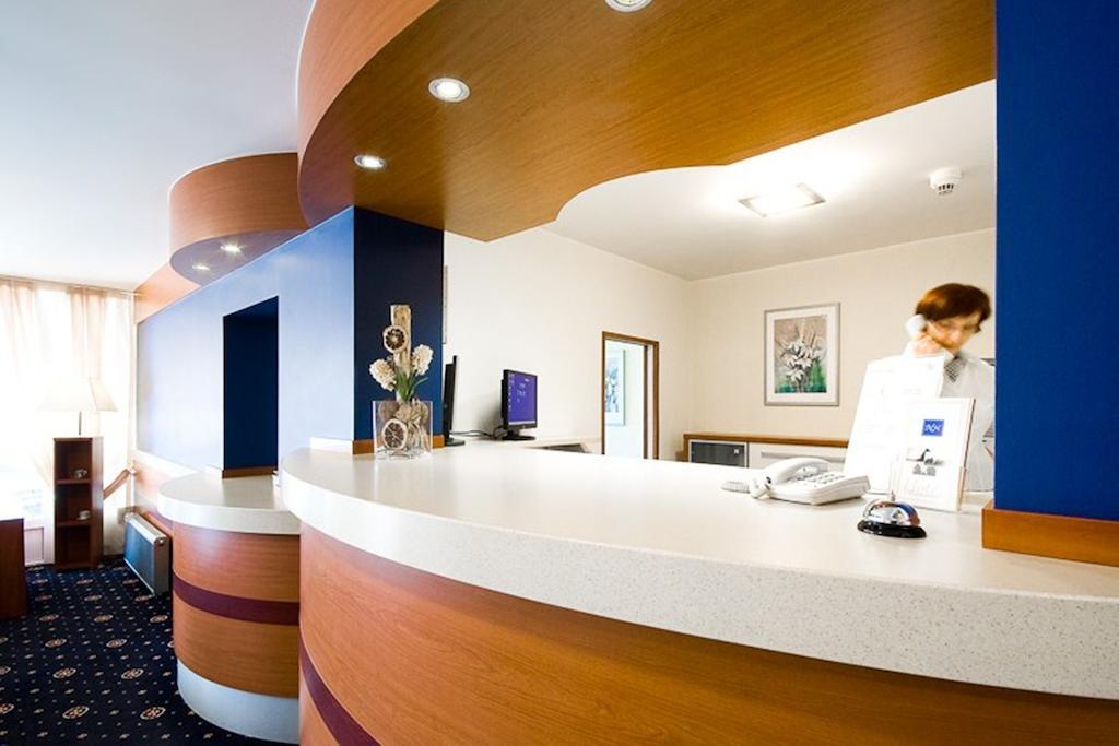 Hotel Naramowice Познан Екстериор снимка
